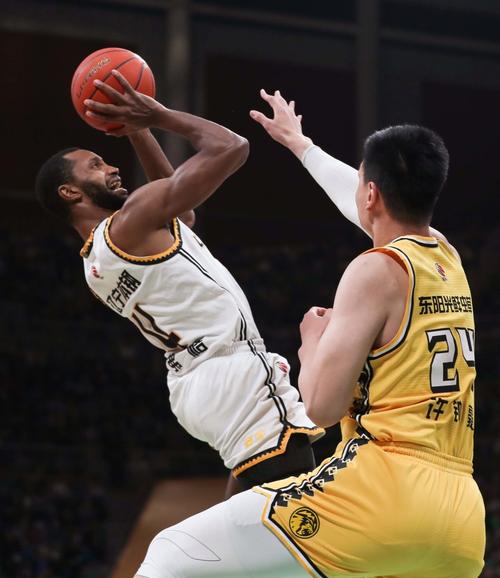 要向热刺支 要向热刺支