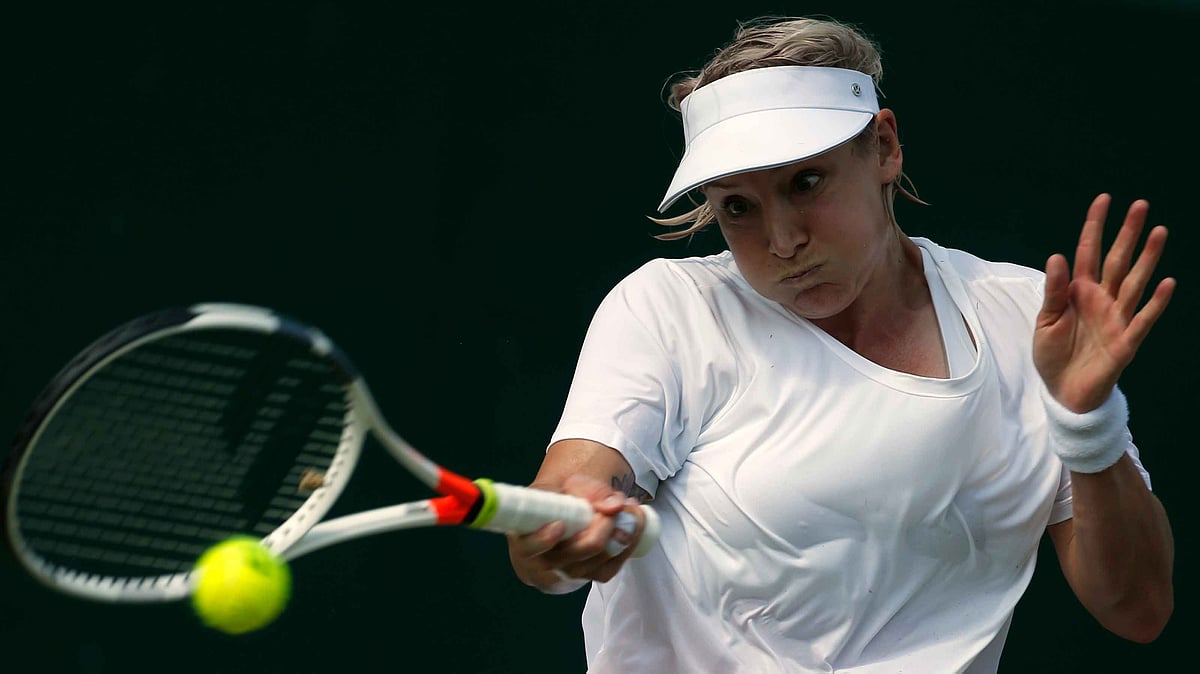 两名中后卫 两名中后卫